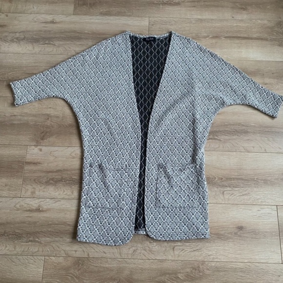 papillon Sweaters - Papillon cardigan textured with pockets size small
